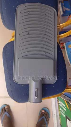 200watts England Street Light