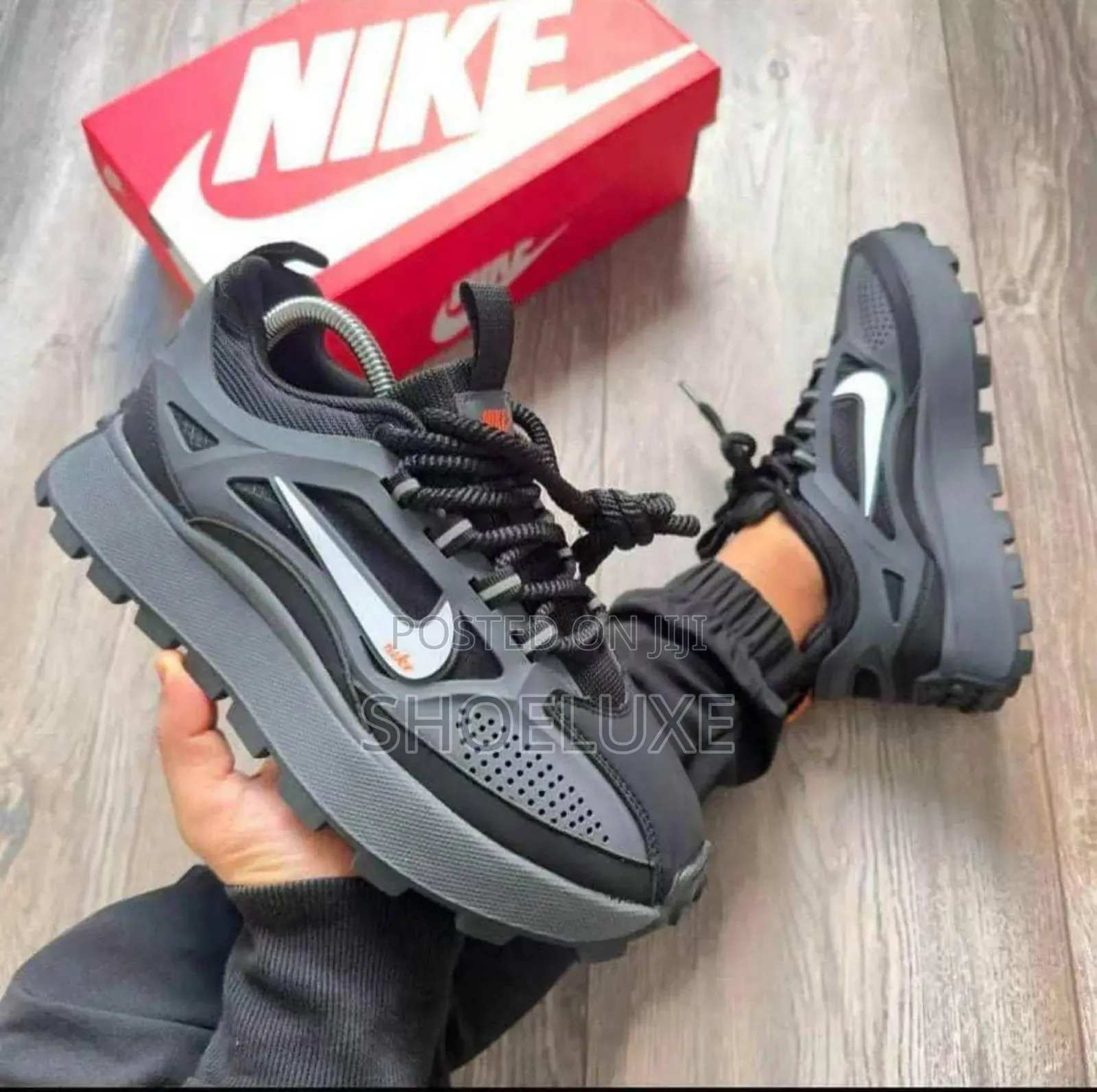Exclusive Nike V5 RNR