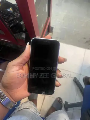 Apple iPhone XR 128 GB White