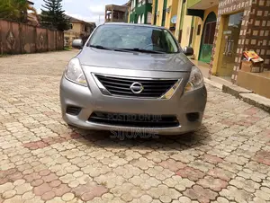 Nissan Versa 1.6 S Sedan 2012 Green