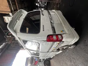 Suzuki Every 2010 White