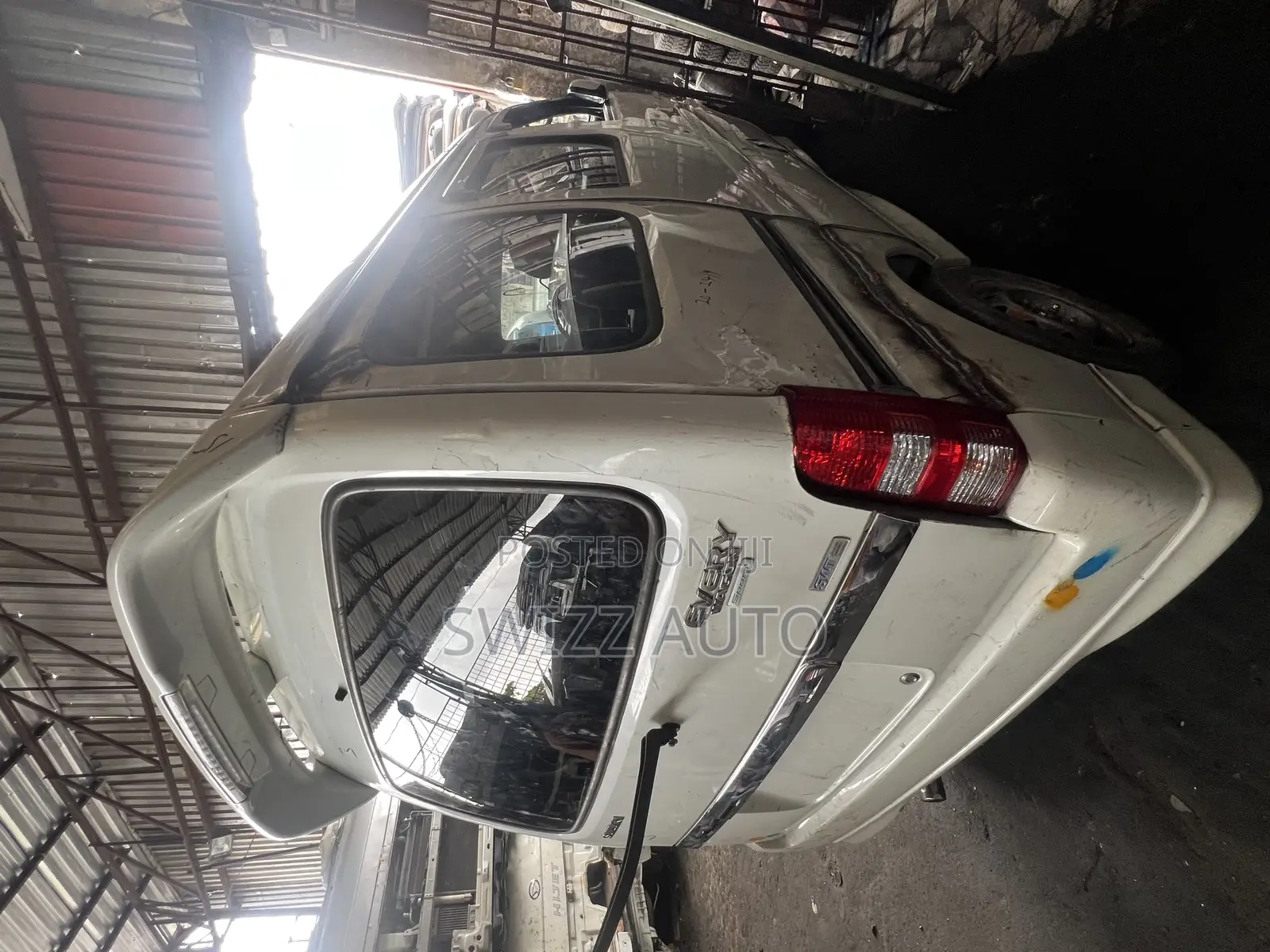 Suzuki Every 2010 White