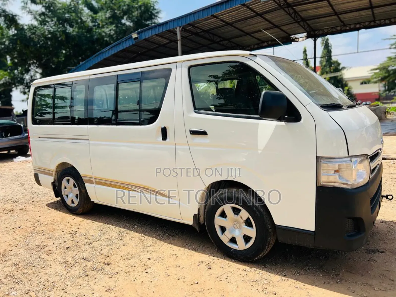 Toyota HiAce 2010 White