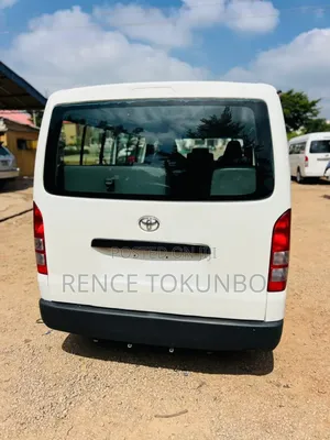 Toyota HiAce 2010 White