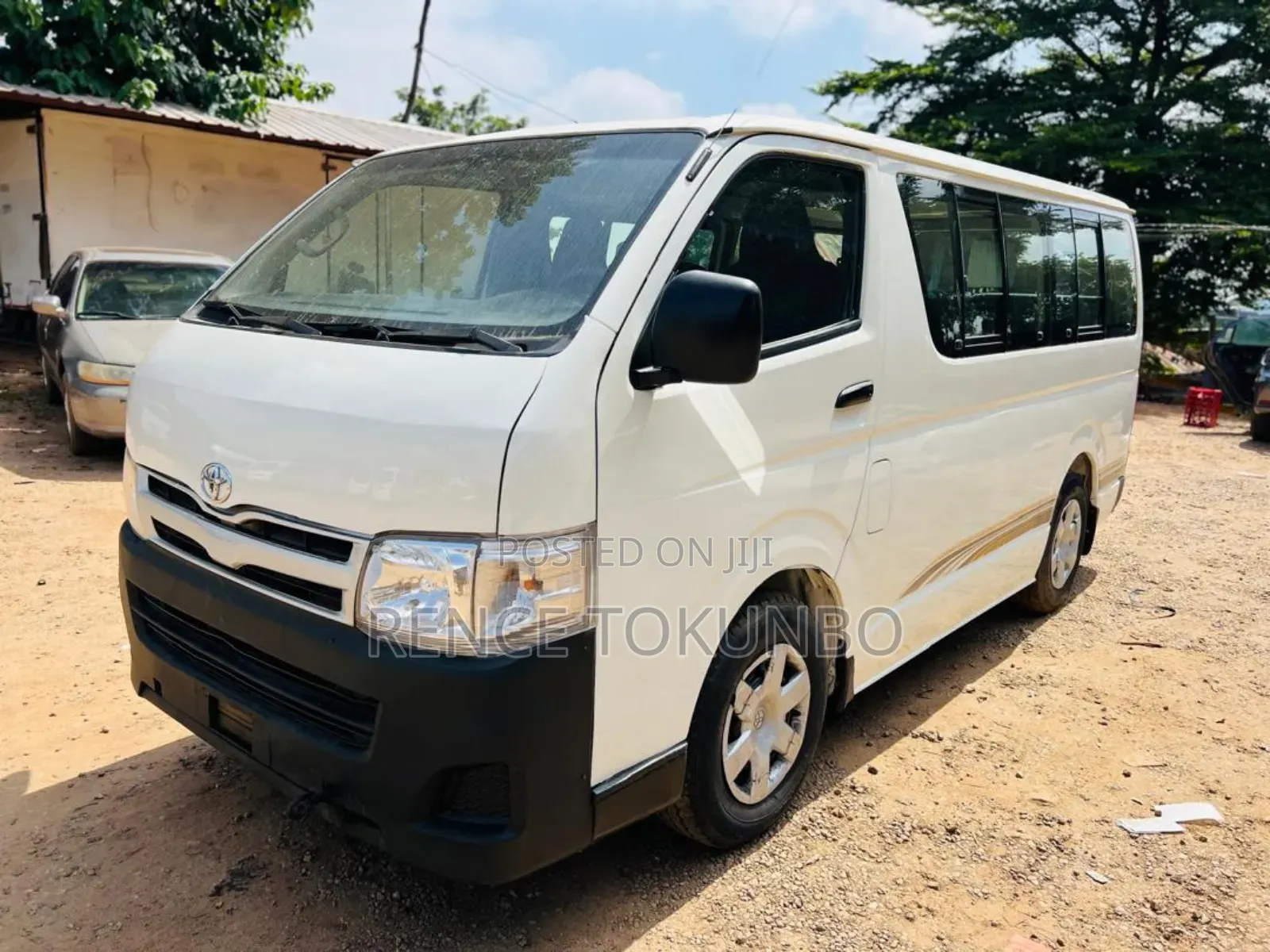 Toyota HiAce 2010 White