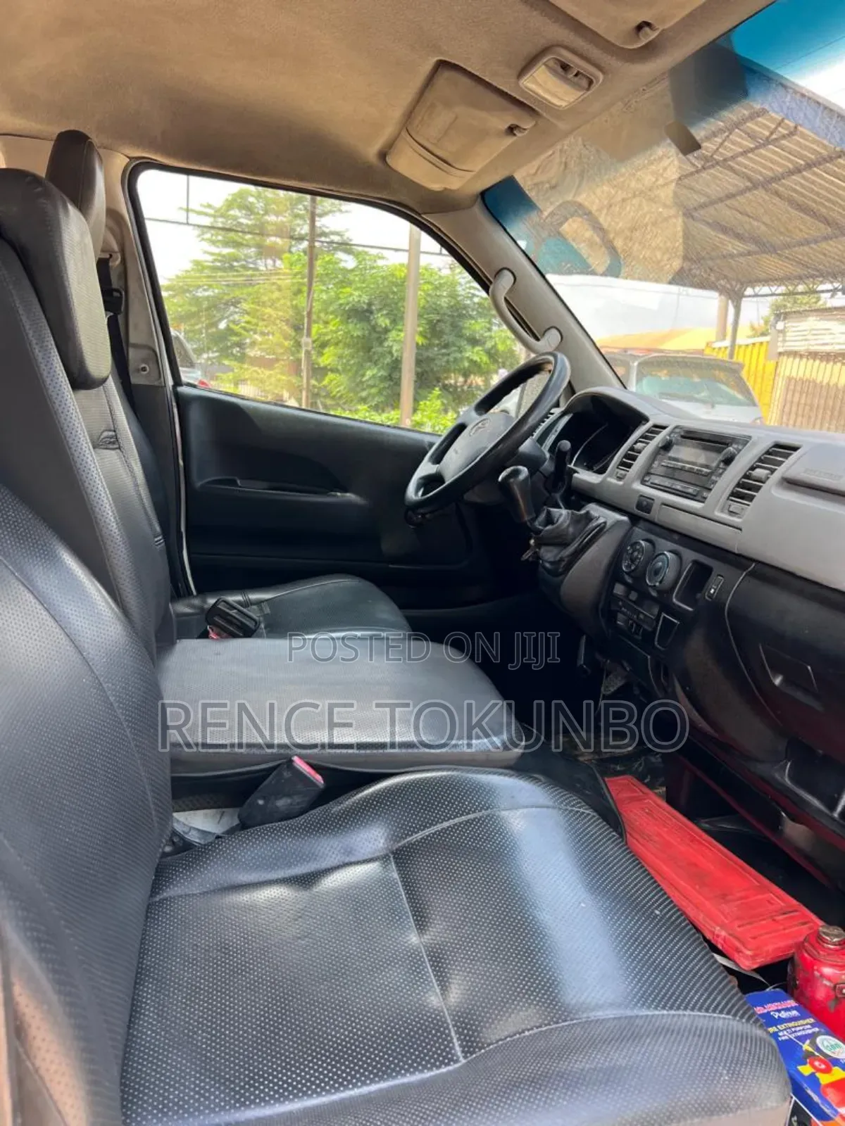 Toyota HiAce 2010 White
