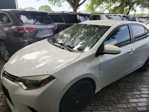 Toyota Corolla LE 4dr Sedan (1.8L 4cyl CVT) 2014 White