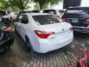 Toyota Corolla LE 4dr Sedan (1.8L 4cyl CVT) 2014 White