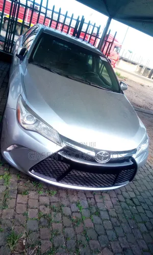 Toyota Camry 2016 Silver