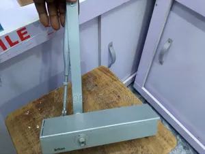 Britton Door Closer Best Quality for Heavy Duty Door