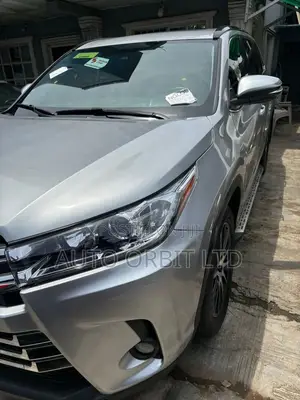 Toyota Highlander 2018 Silver
