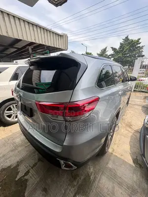 Toyota Highlander 2018 Silver