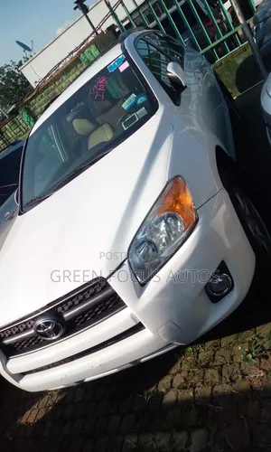 Toyota RAV4 2012 White