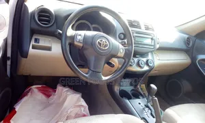 Toyota RAV4 2012 White