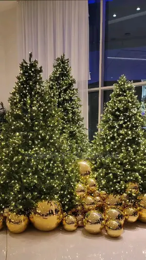 Luxury Led Christmas Tree With Golden Balls – Festive Home Office