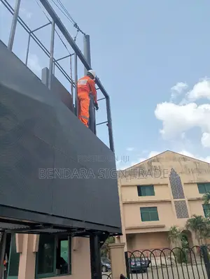 Advert Screen Outdoor Screen