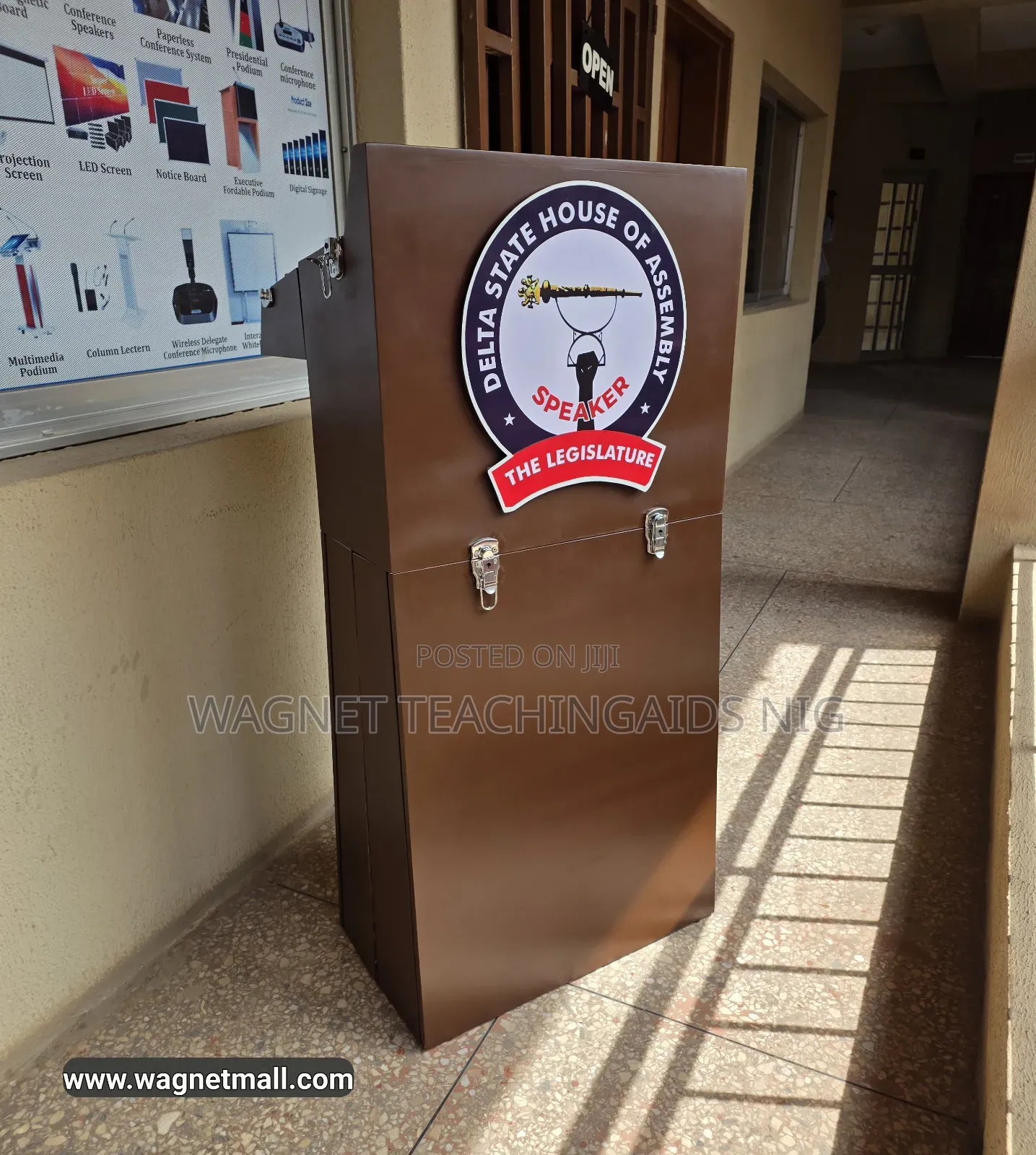 Executive Foldable Wooden Podium