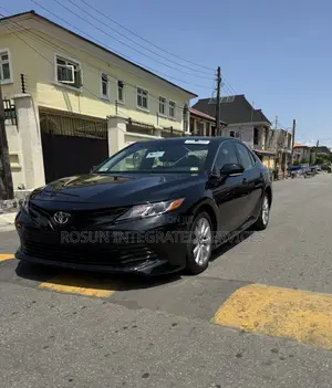 Toyota Camry LE FWD (2.5L 4cyl 8AM) 2018 Black