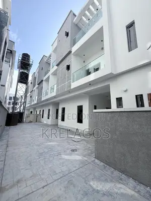 5bdrm Duplex in Ologolo for sale