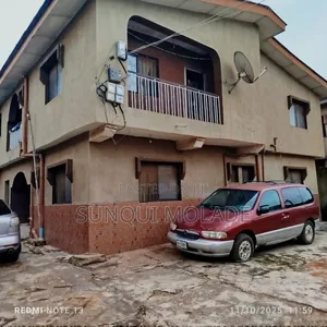 3bdrm Block of Flats in Yakoyo/Alagbole for sale