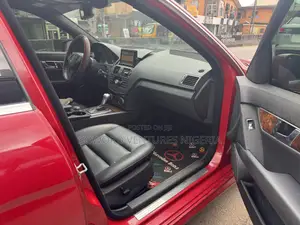 Mercedes-Benz C300 2011 Red