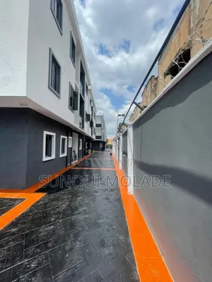 4bdrm Apartment in Ogba for sale