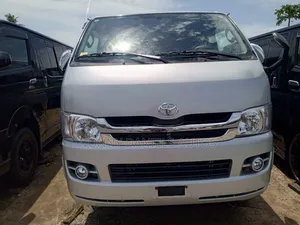 Toyota HiAce 2010 Silver