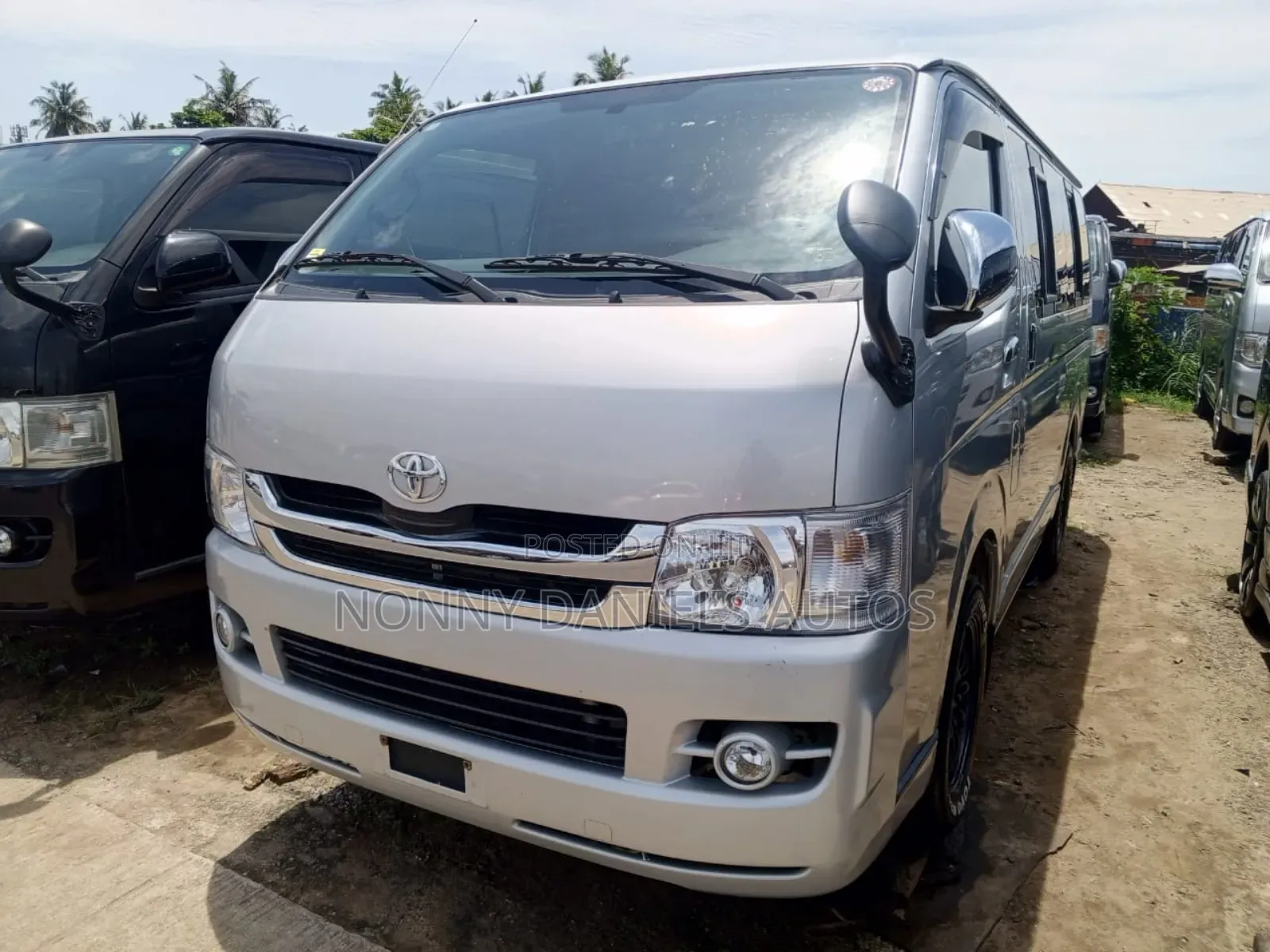 Toyota HiAce 2010 Silver