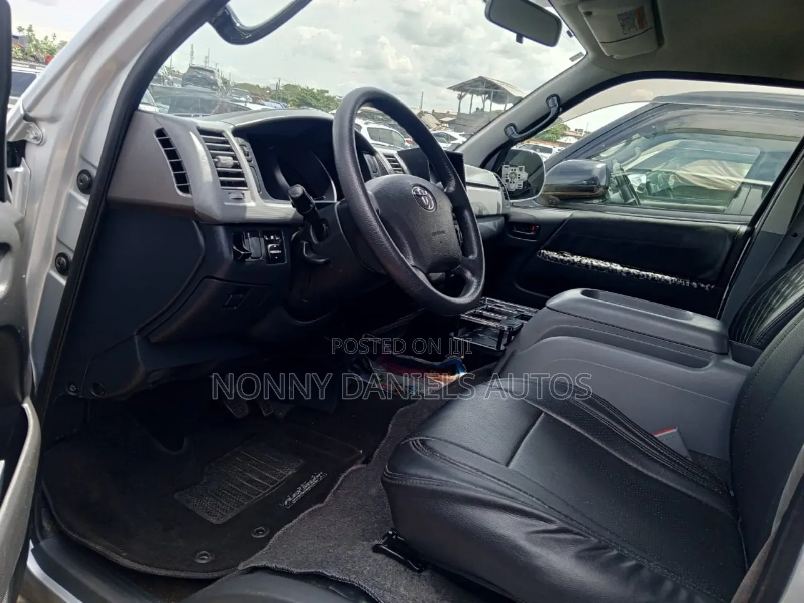 Toyota HiAce 2010 Silver