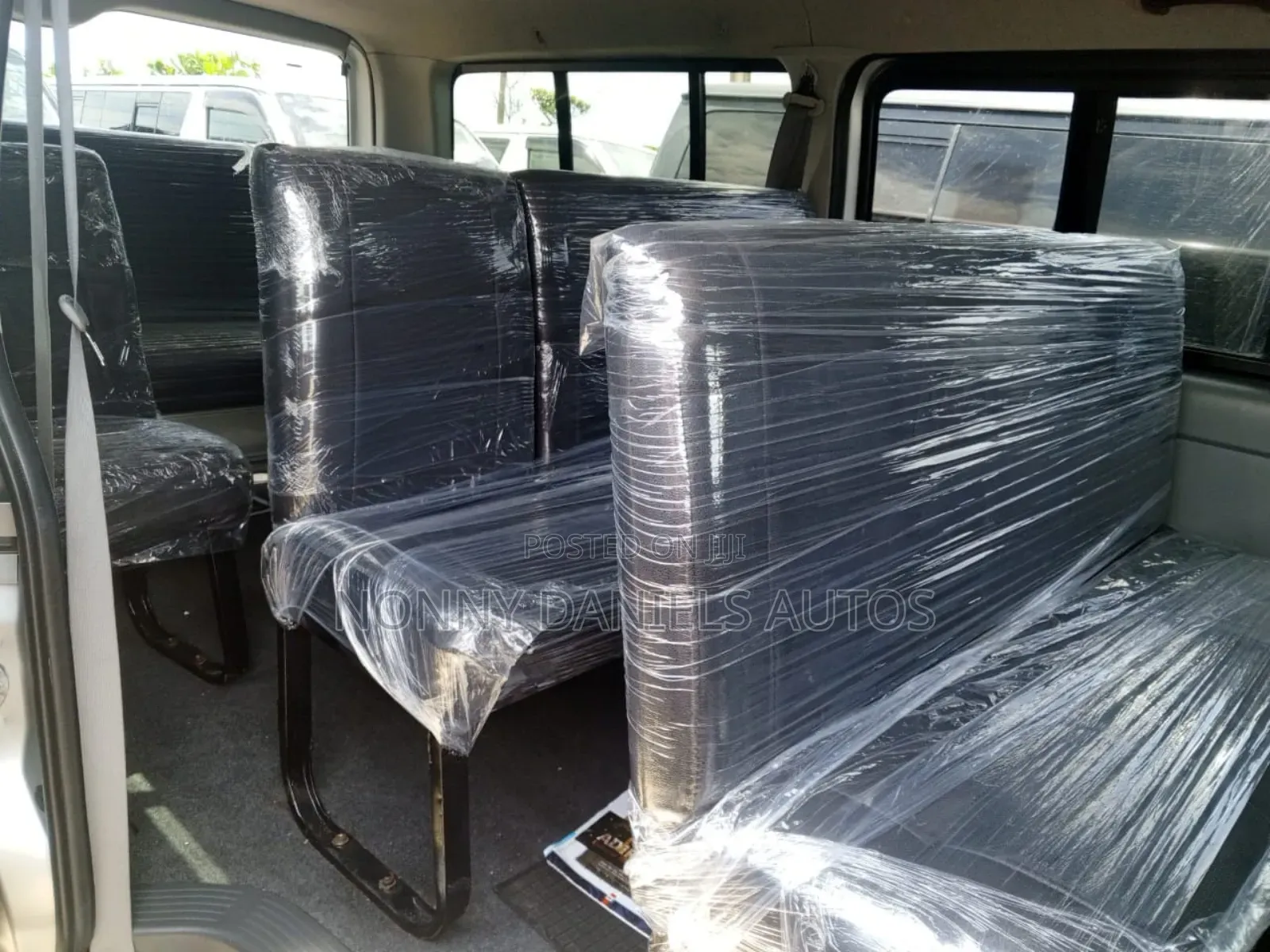 Toyota HiAce 2010 Silver