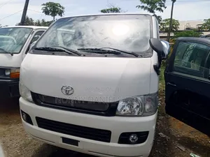 Toyota HiAce 2008 White