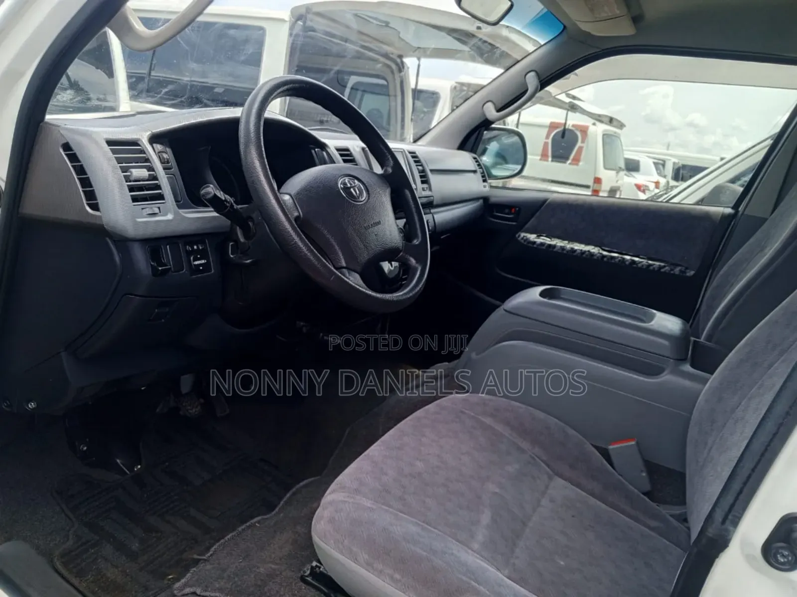 Toyota HiAce 2008 White