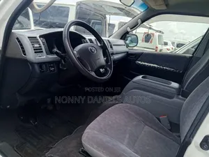 Toyota HiAce 2008 White