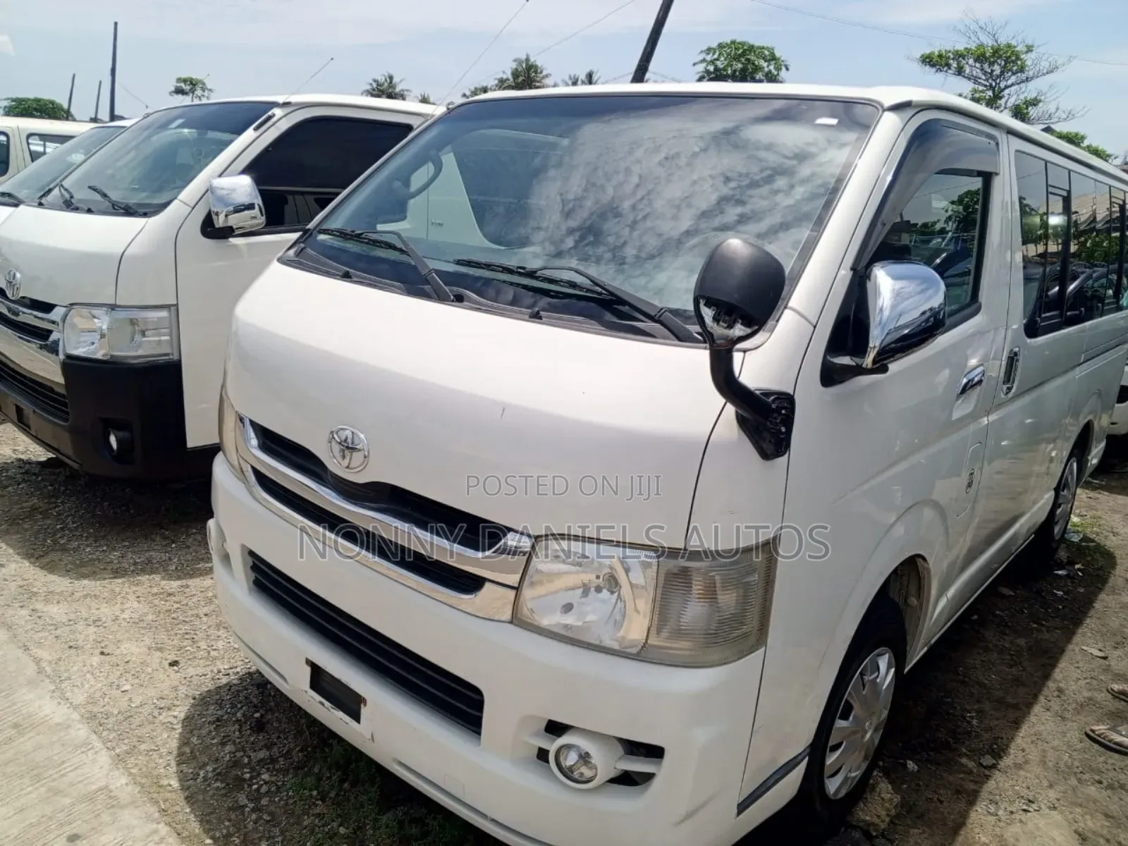 Toyota HiAce 2010 White
