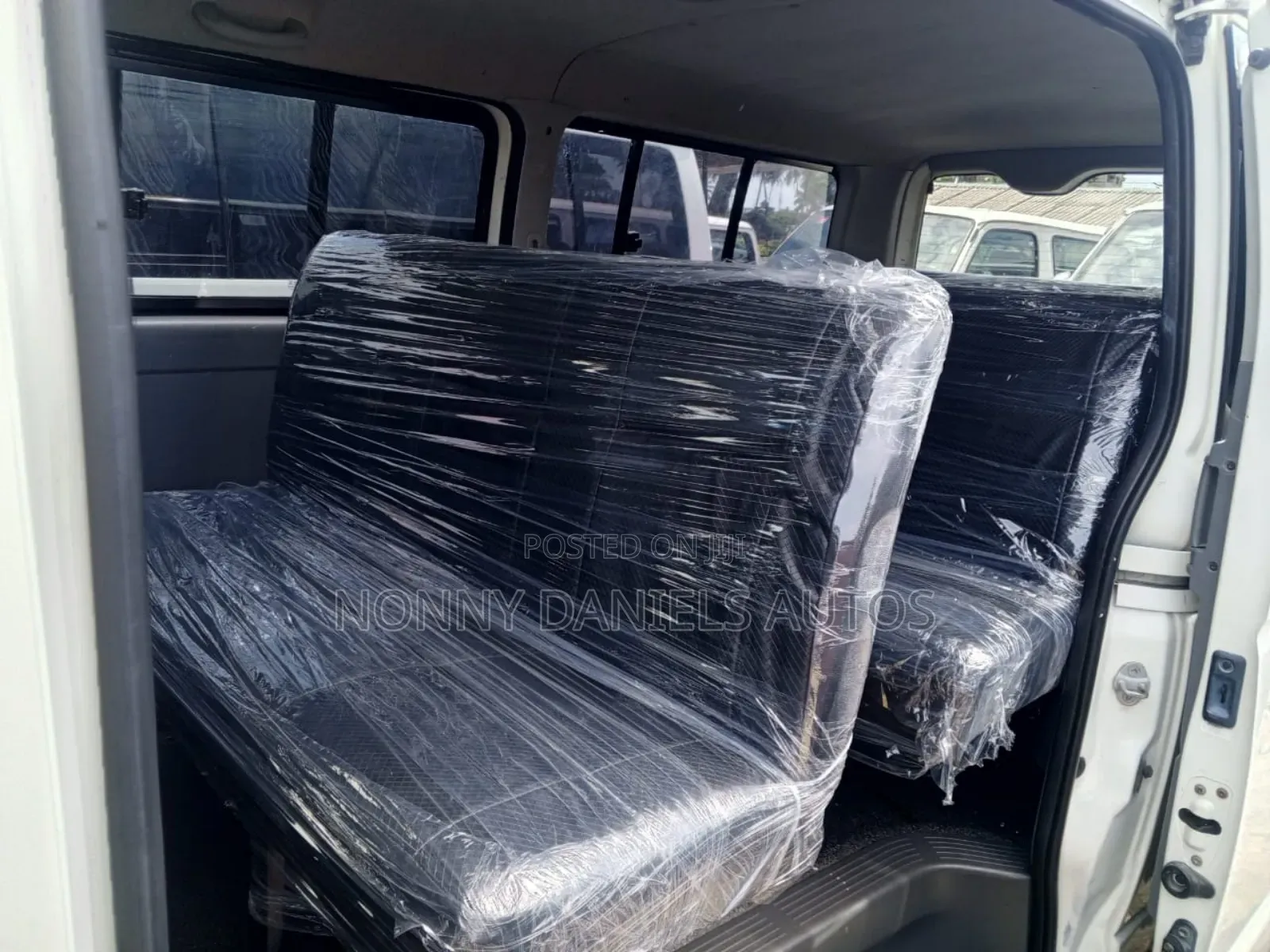 Toyota HiAce 2010 White
