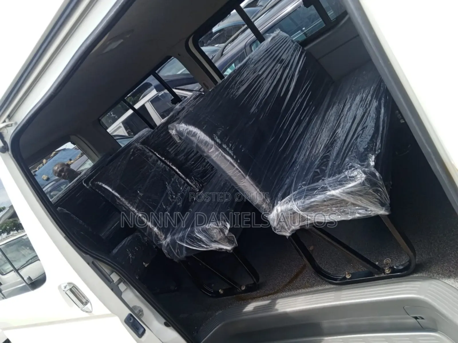 Toyota HiAce 2010 White