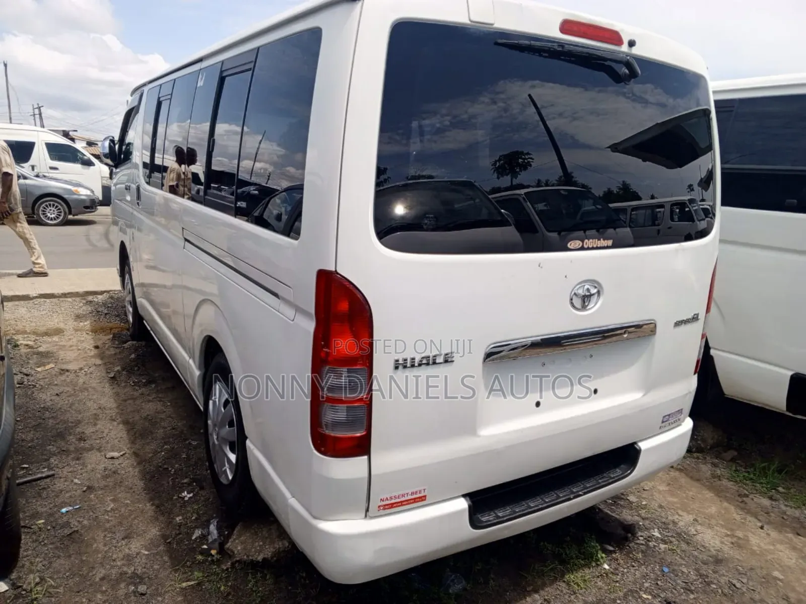 Toyota HiAce 2010 White
