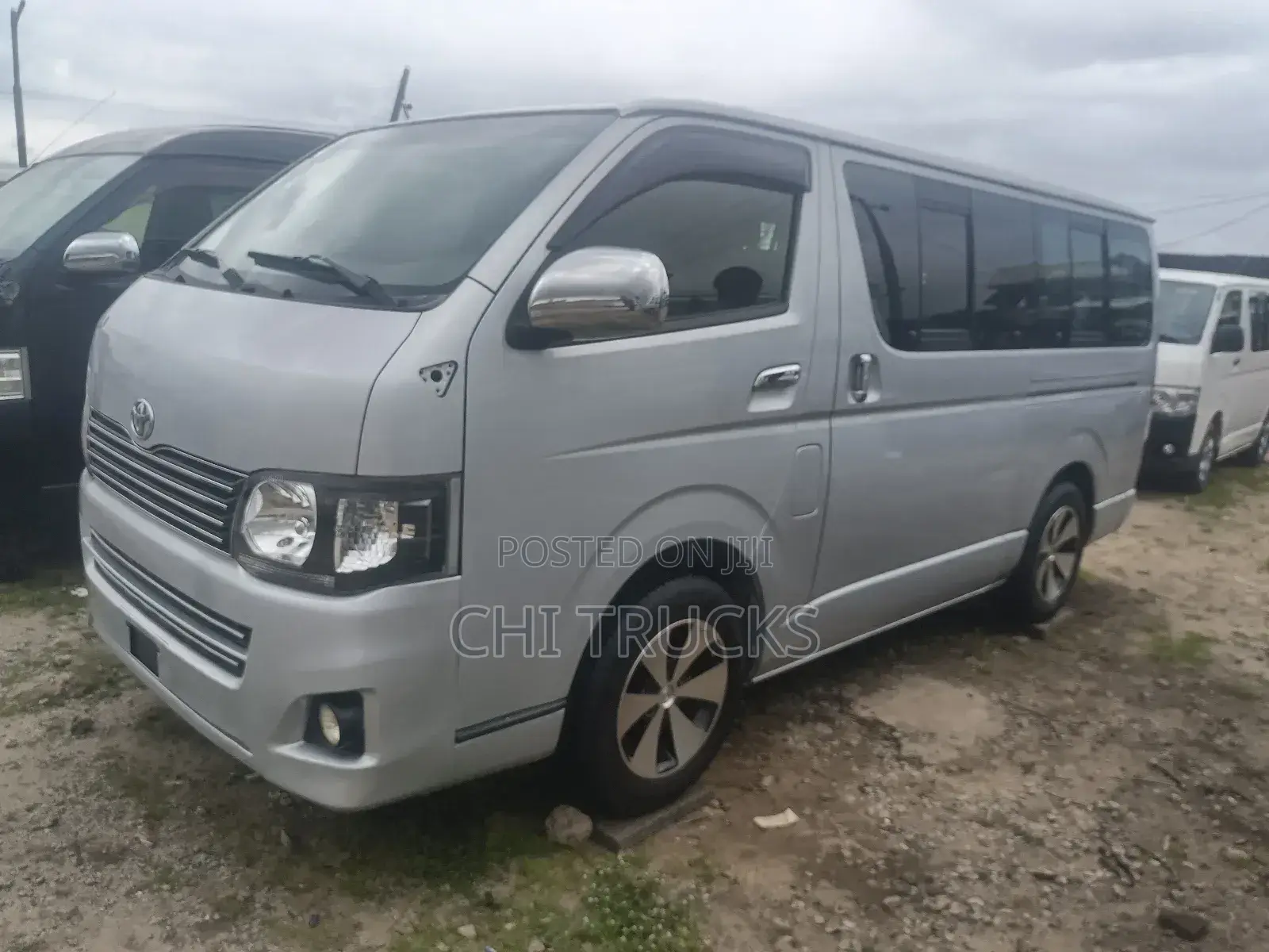 Toyota HiAce 2012 Silver