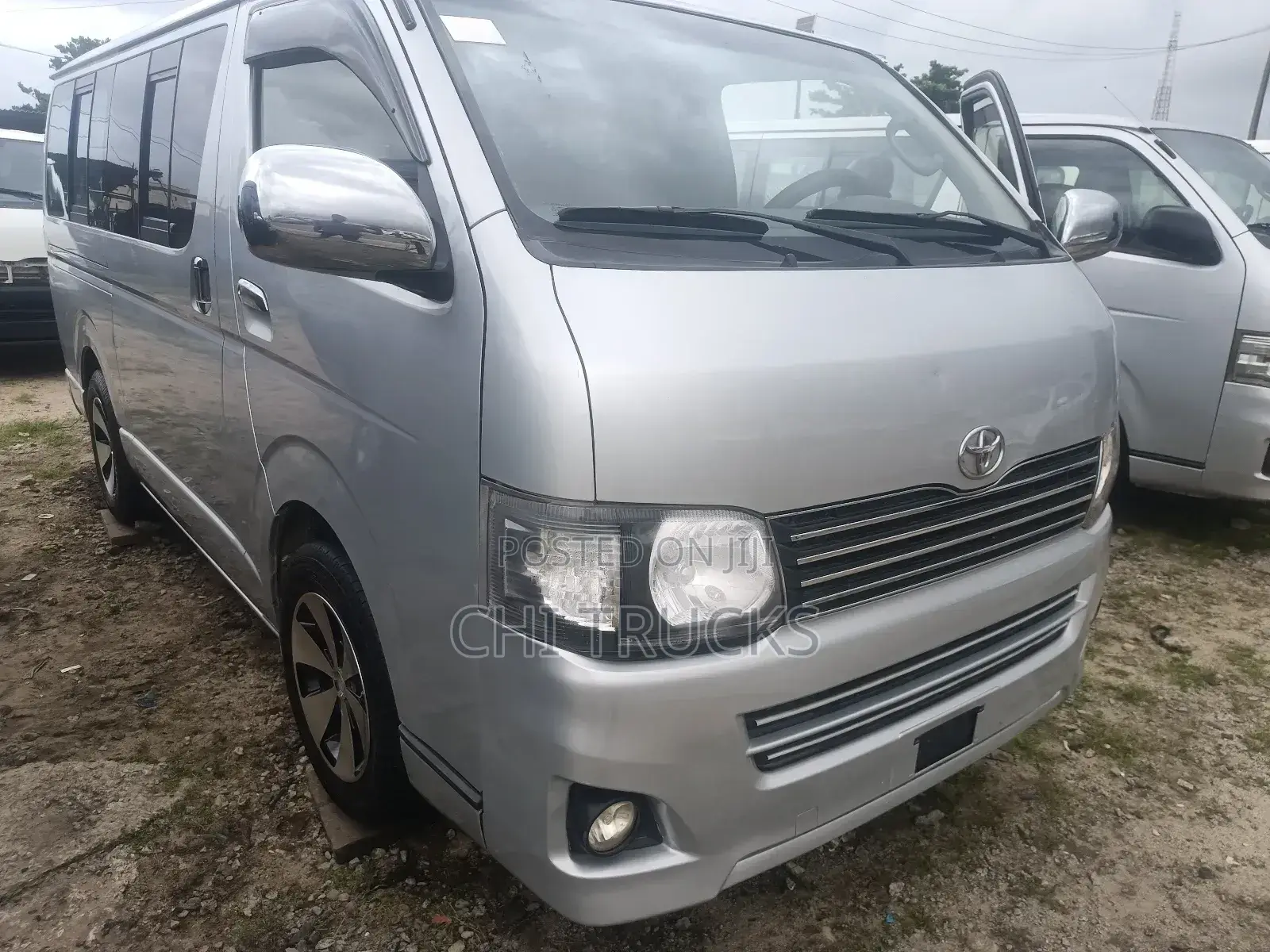 Toyota HiAce 2012 Silver