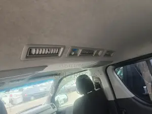 Toyota HiAce 2012 Silver