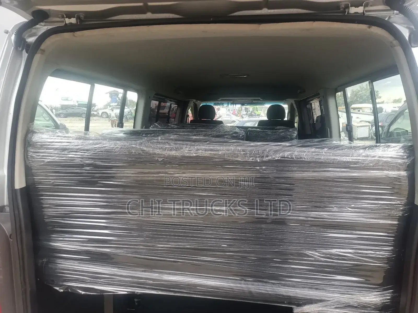 Toyota HiAce 2012 Silver