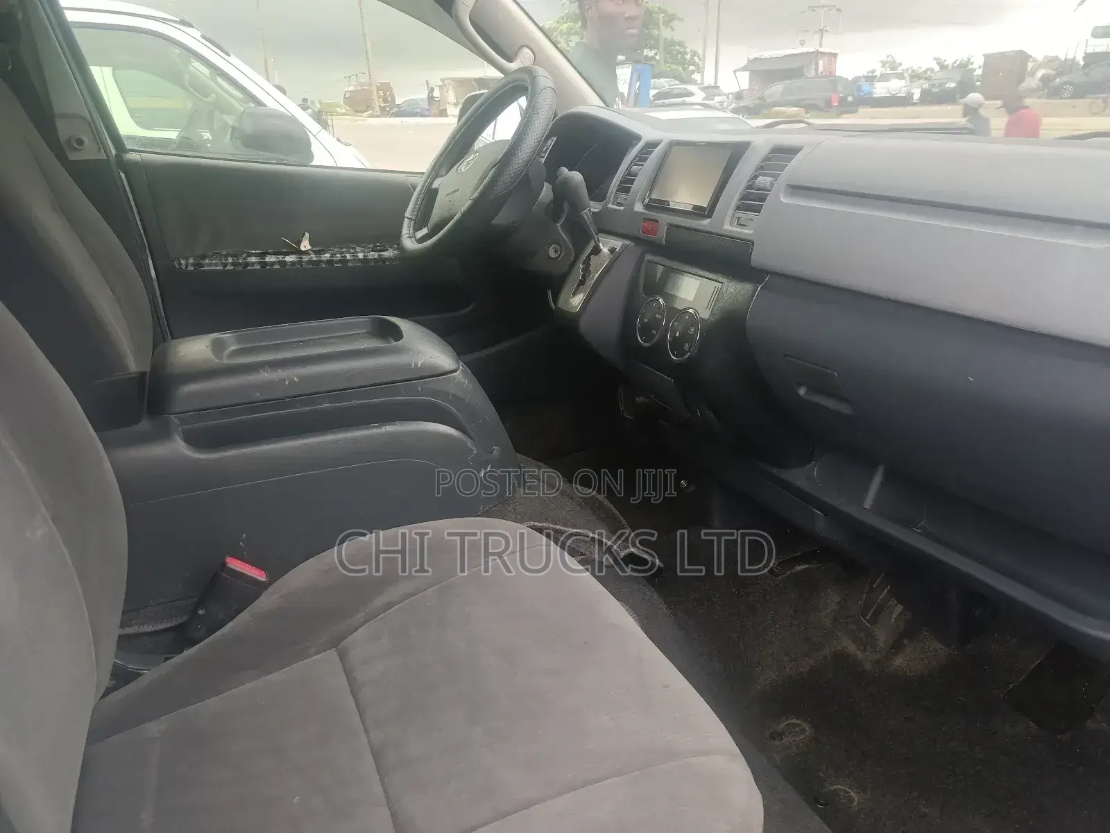 Toyota HiAce 2012 Silver