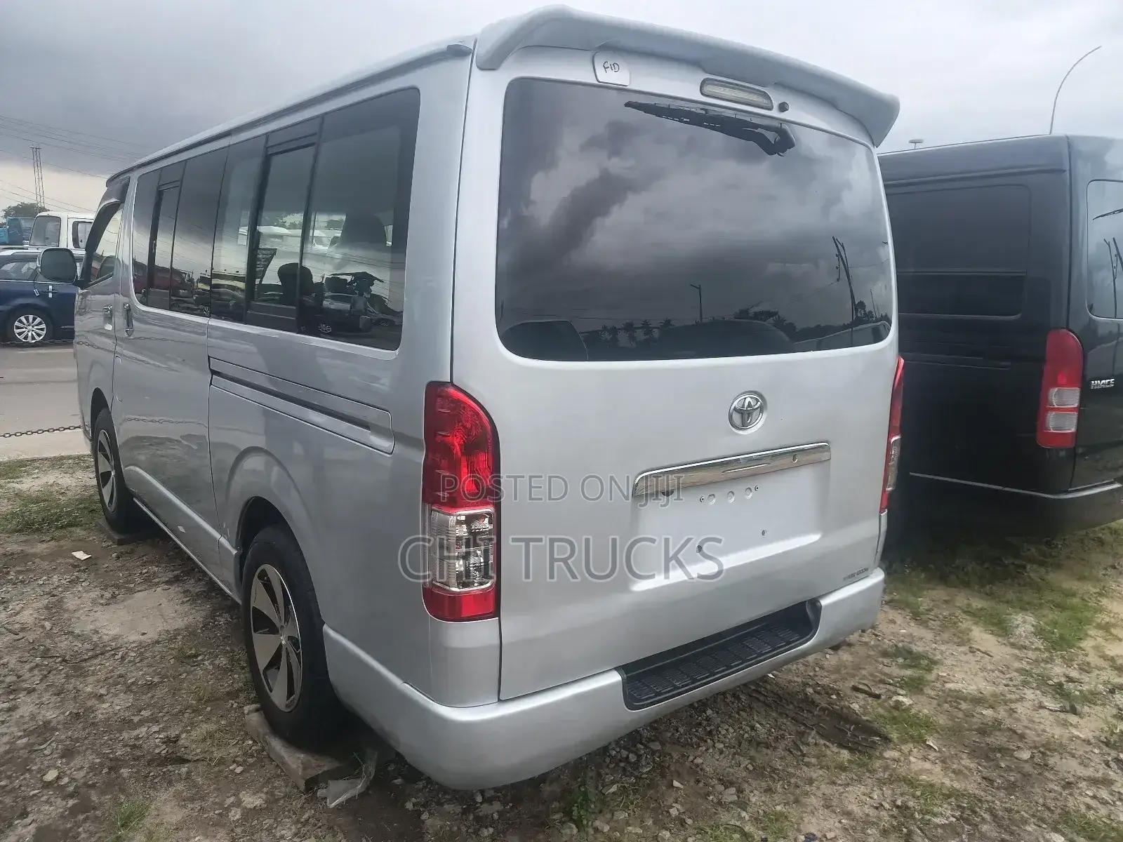 Toyota HiAce 2012 Silver