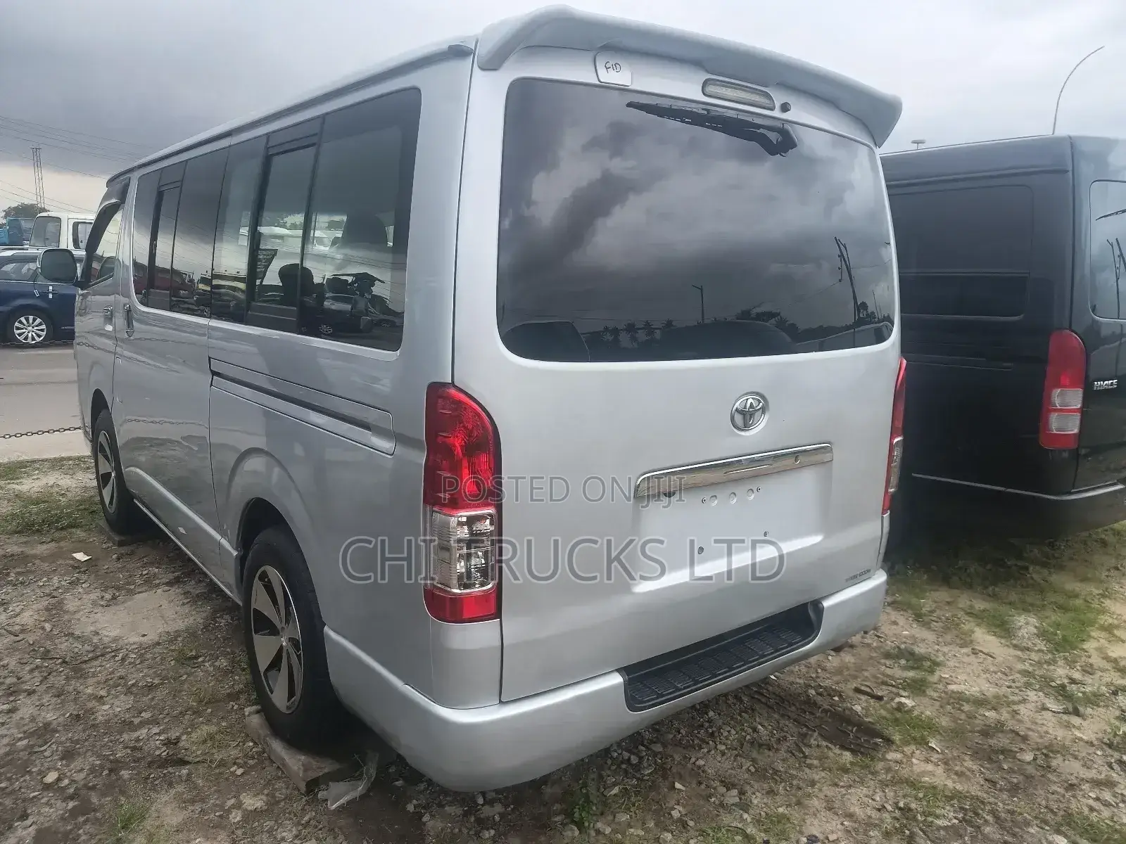Toyota HiAce 2012 Silver