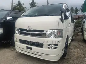 Toyota HiAce 2010 White