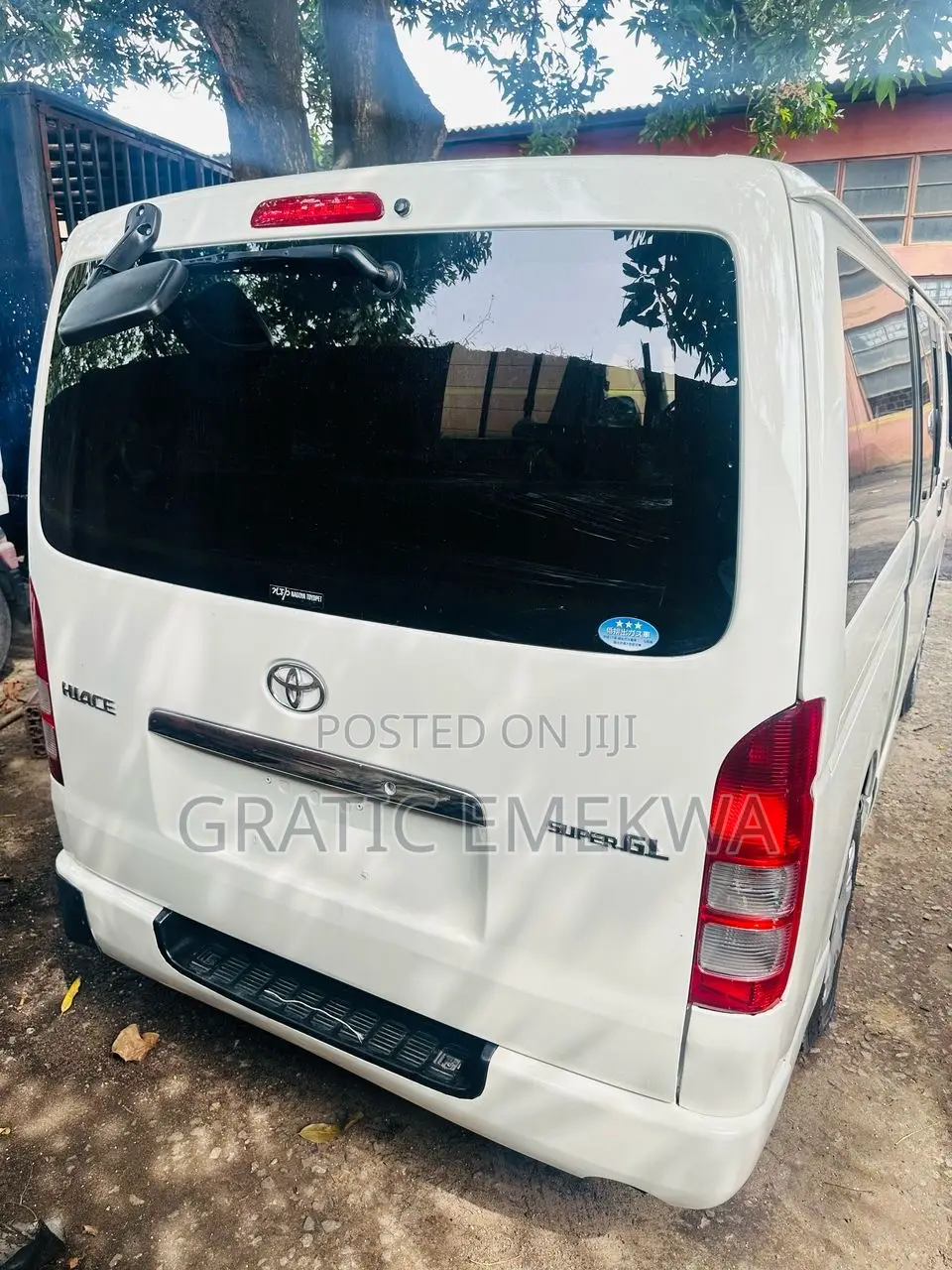 Toyota HiAce 2012 White