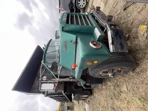 Dm 685s Dump Truck