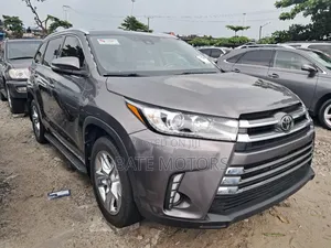 Toyota Highlander Limited V6 4x2 (3.5L 6cyl 6A) 2016 Gray