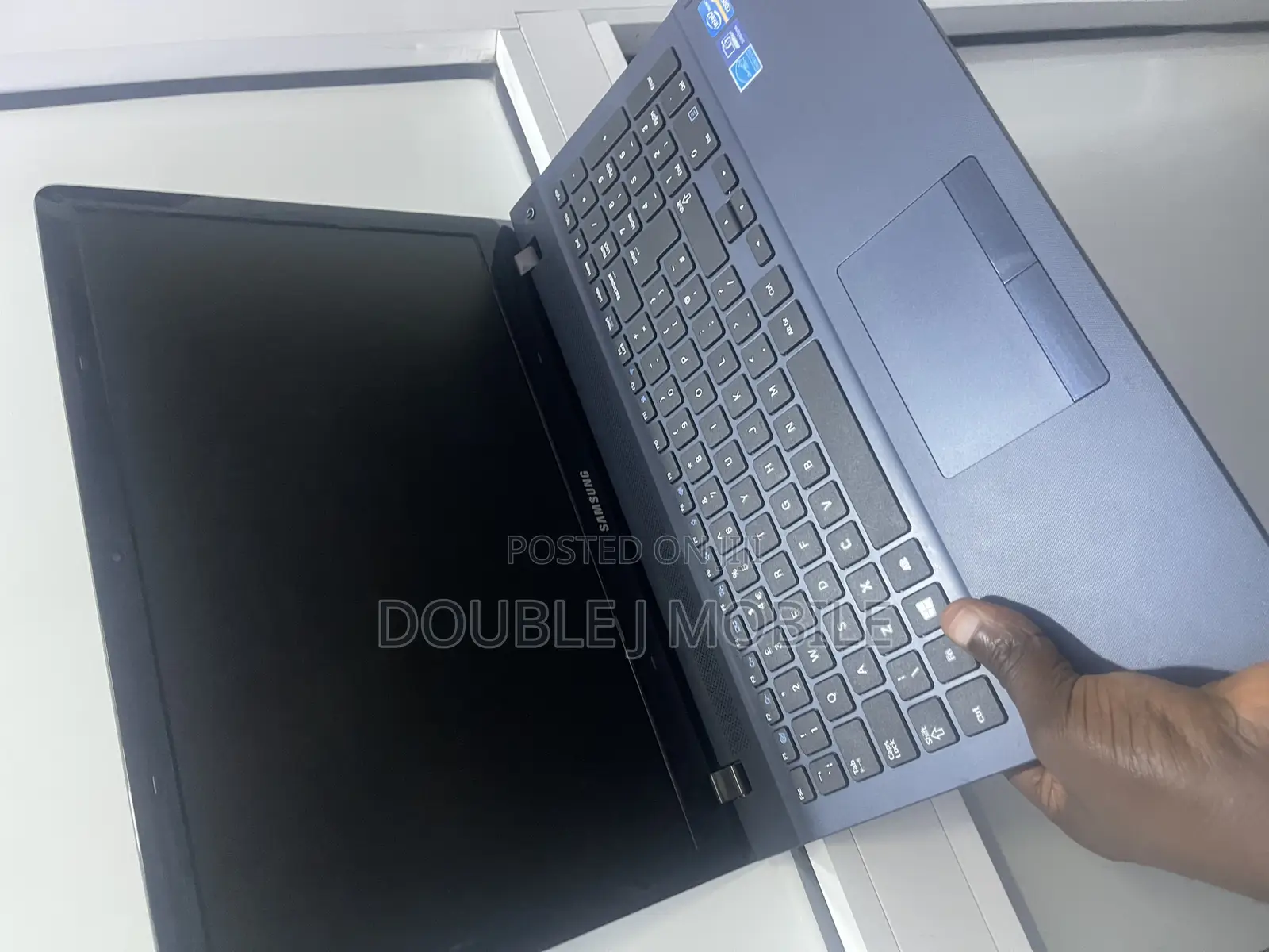 Laptop Samsung NP400B2B 4GB Intel Core i3 HDD 500GB