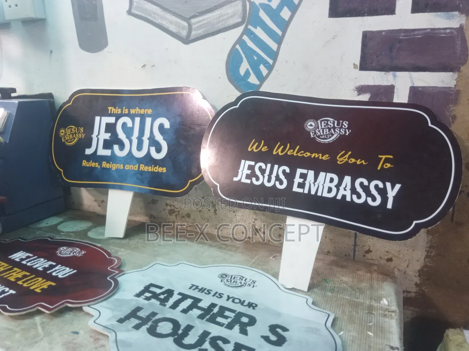 Placards / Handheld Signs